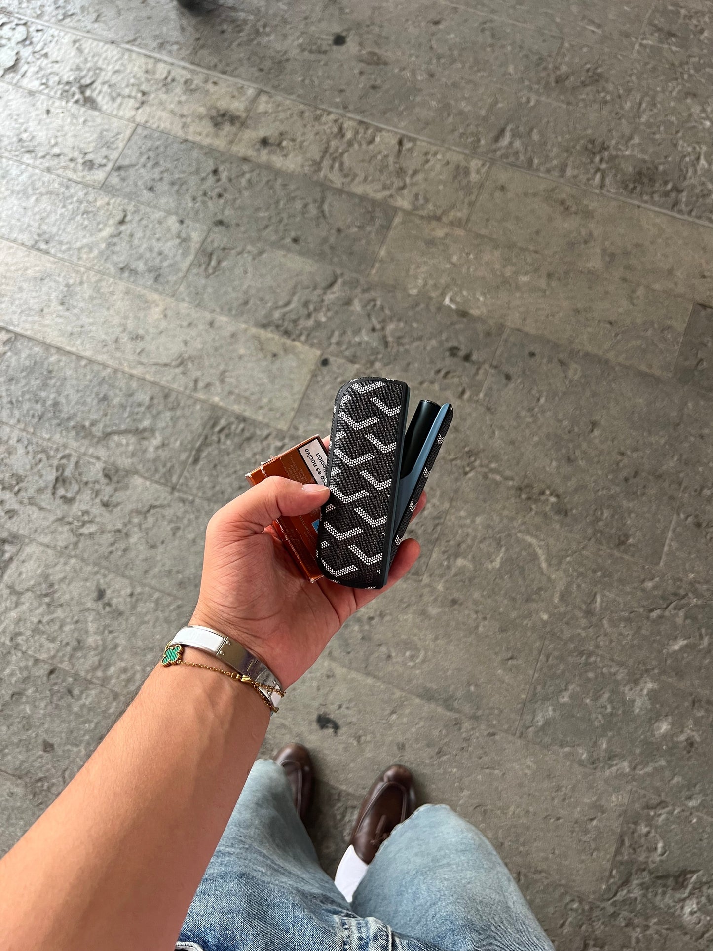 GLife's Black Case — Compatible with ILUMA