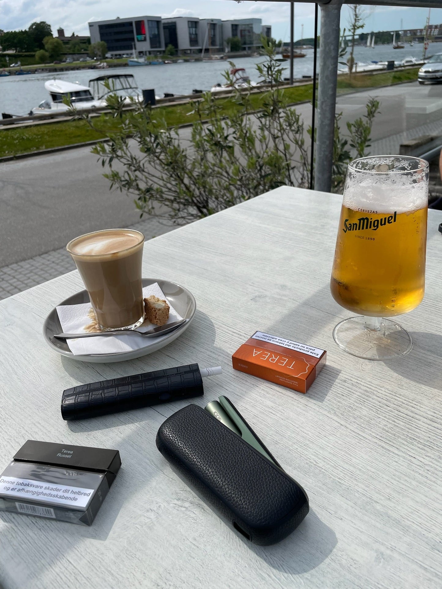 GLife's Black Leather Case — Compatible with ILUMA