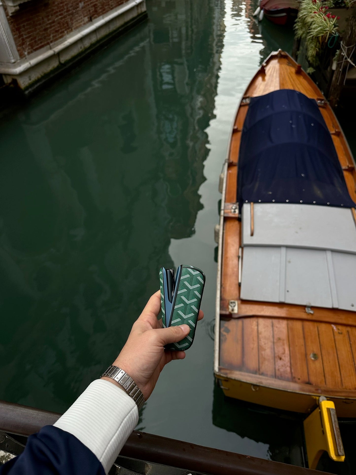 GLife's Green Case — Compatible with ILUMA