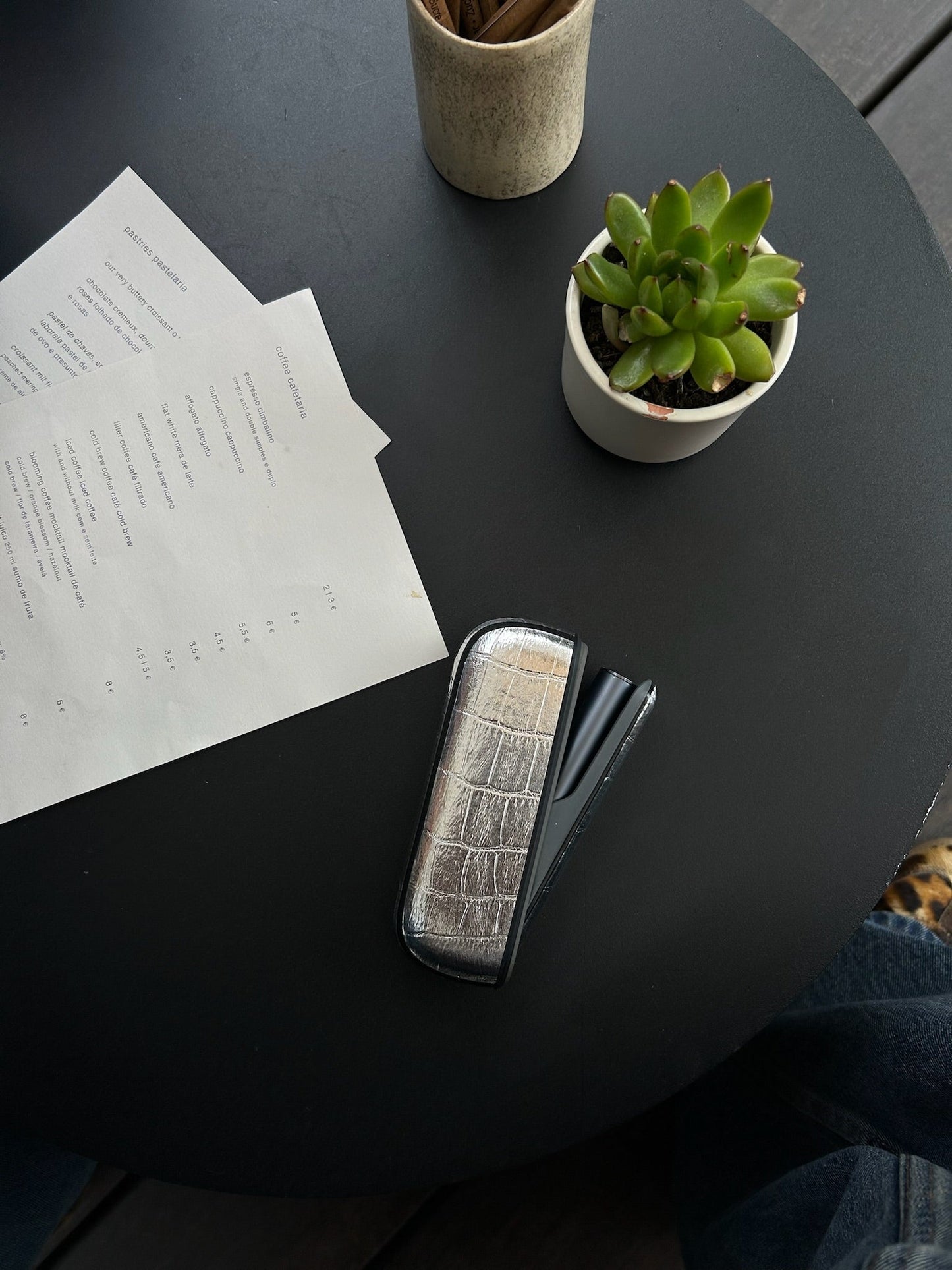 GLife's Silver Croco Case — Compatible with ILUMA