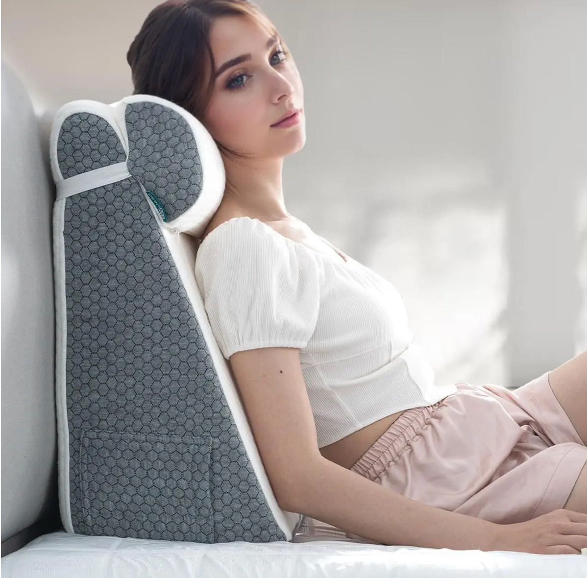 Grandeur® Wedge Pillow